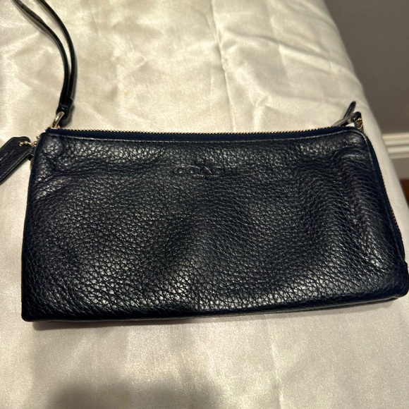 Coach navy wallet   Used. Good condition - Picture 1 of 2